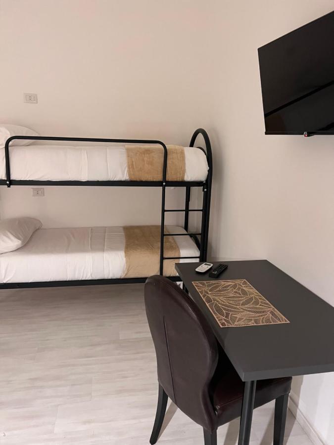 Airport Luxury Rooms Naples Extérieur photo