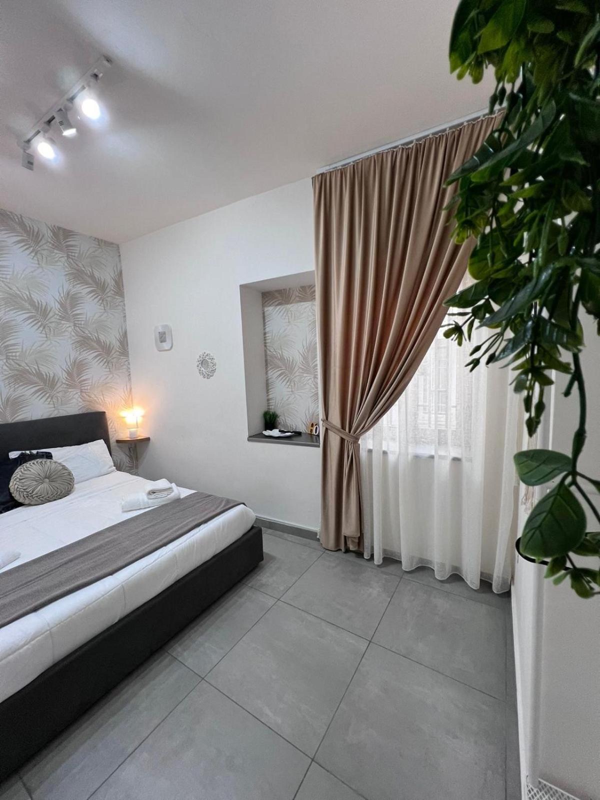 Airport Luxury Rooms Naples Extérieur photo